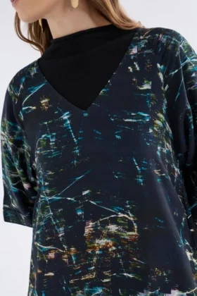 Kallio-Kleid mit V-Ausschnitt