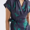 Minnen-Wickelkleid mit Tera-Print