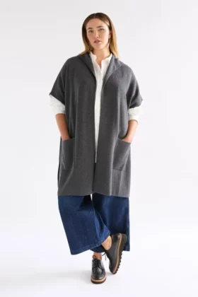 Neuwt Poncho mit Kapuze