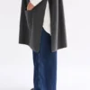 Neuwt Poncho mit Kapuze