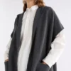 Neuwt Poncho mit Kapuze
